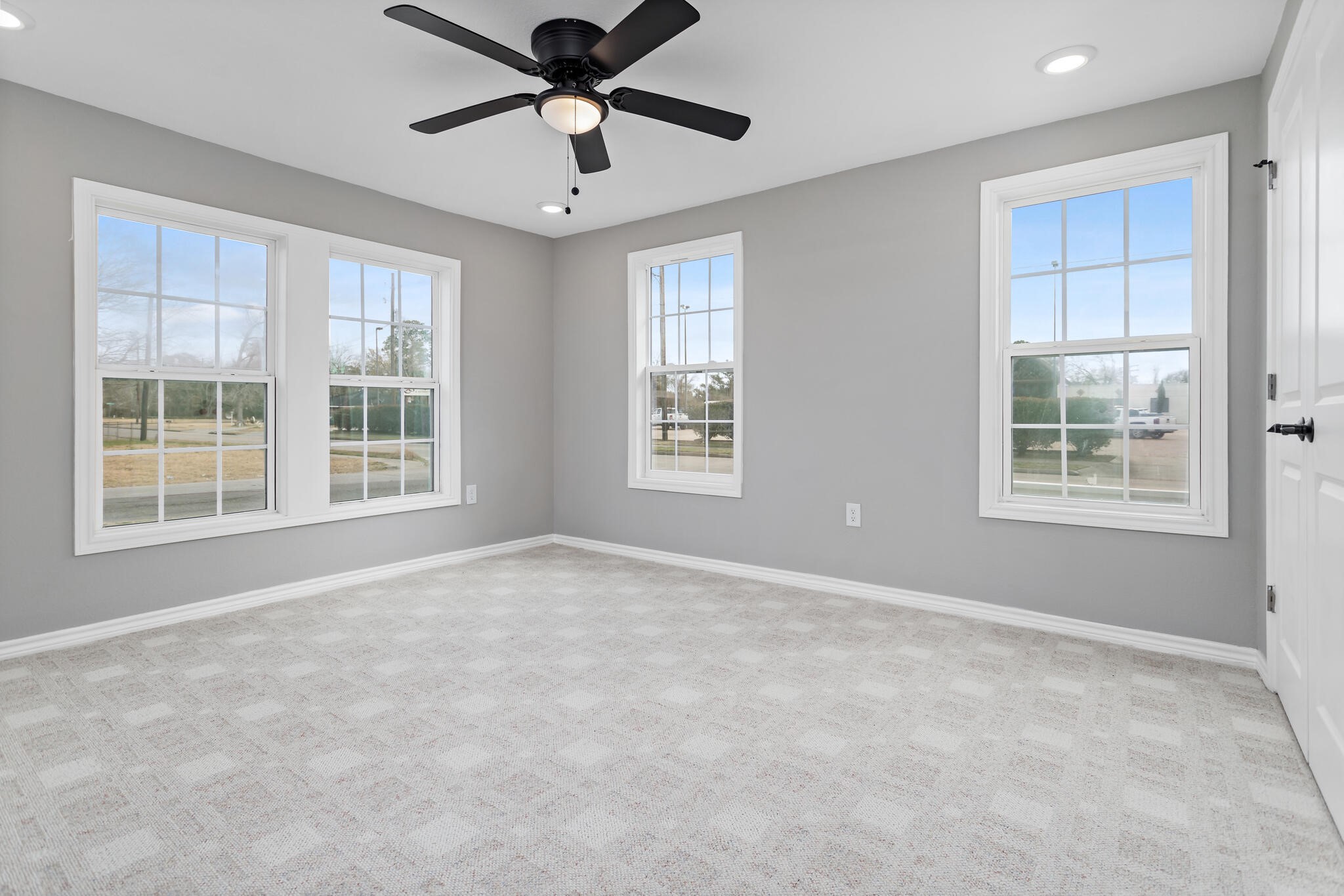 2320 Delaware Street Beaumont, TX 77703 - Photo 20 of 27 a view of an empty room with a window