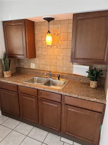 $1,700 | 412 73rd Avenue, St. Pete Beach, FL 33706