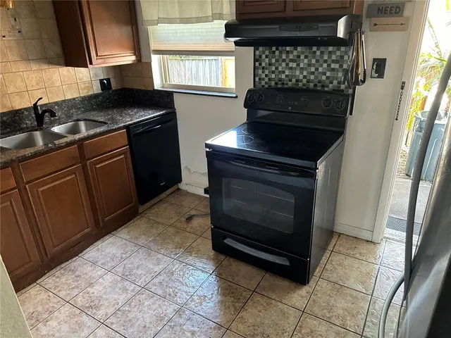 $1,700 | 412 73rd Avenue, St. Pete Beach, FL 33706