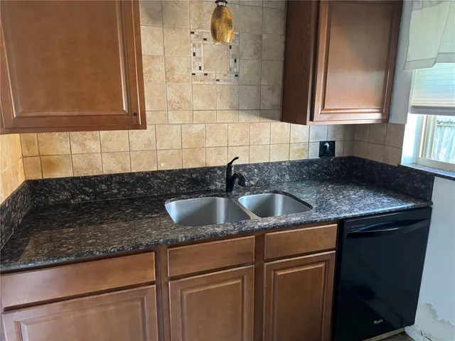 $1,700 | 412 73rd Avenue, St. Pete Beach, FL 33706