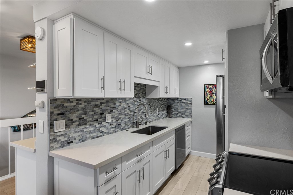 531 Esplanade, Unit 203 Redondo Beach, CA 90277 - Photo 12 of 55