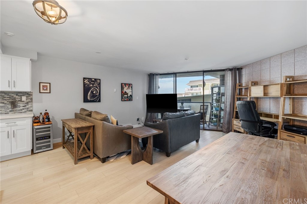 531 Esplanade, Unit 203 Redondo Beach, CA 90277 - Photo 5 of 55