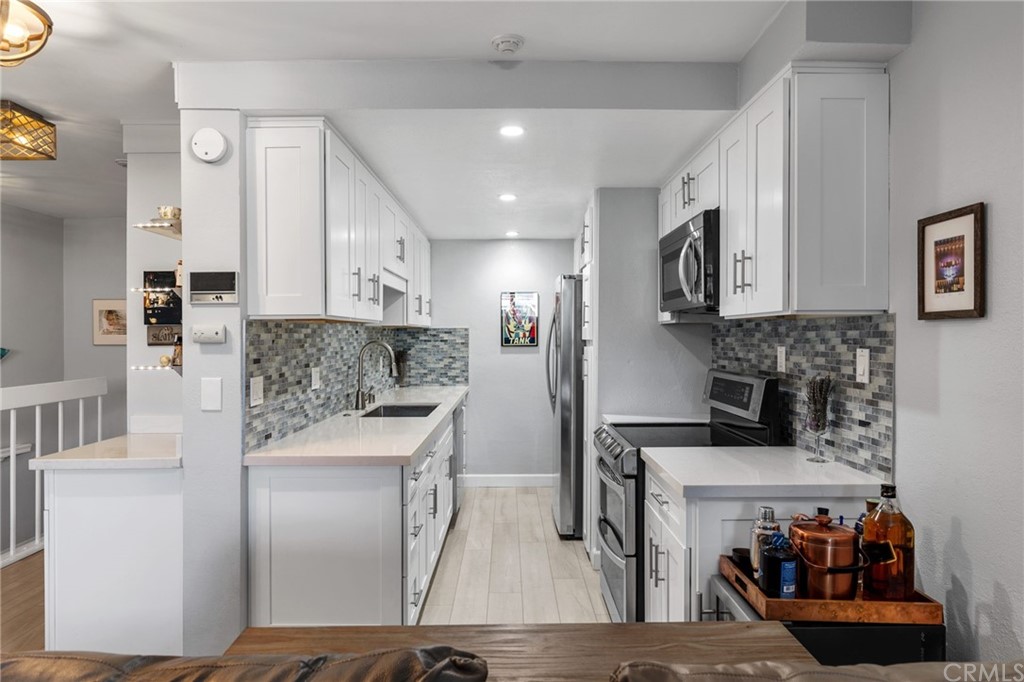 531 Esplanade, Unit 203 Redondo Beach, CA 90277 - Photo 10 of 55