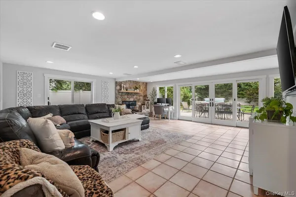 $1,399,999 | 308 Sunset Boulevard, Massapequa, NY 11758