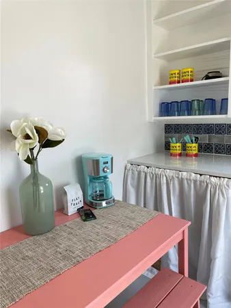 $2,000 | 626 North Lamar Boulevard, Unit B, Austin, TX 78703