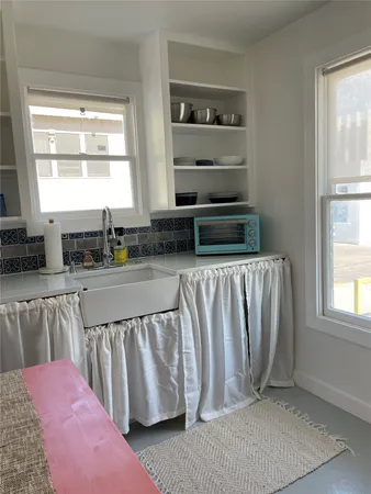$2,000 | 626 North Lamar Boulevard, Unit B, Austin, TX 78703