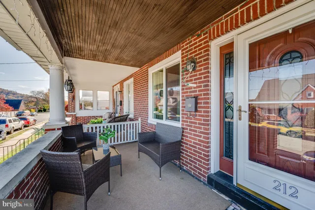 $234,900 | 212 Arlington Street, Reading, PA 19611