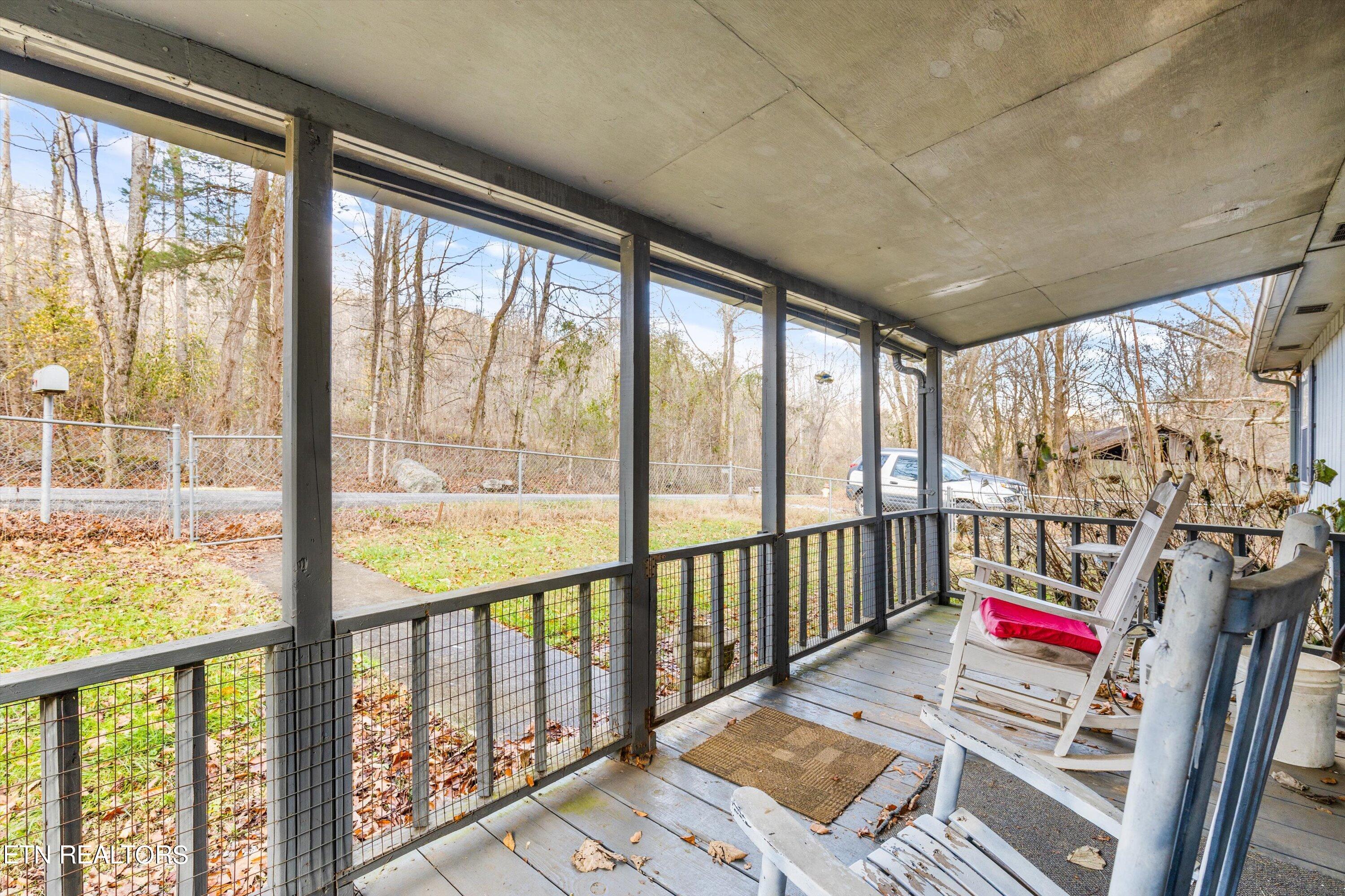 9704 Hogskin Road Corryton, TN 37721 - Photo 7 of 23 07-9704 Hogskin Rd16