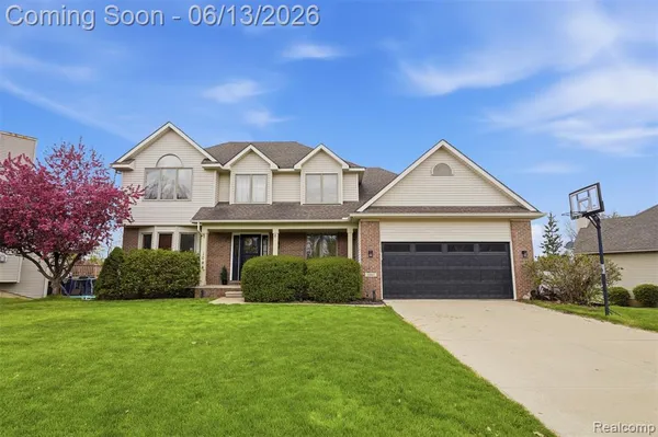 $475,000 | 1044 Lincoln Drive, Brighton, MI 48116
