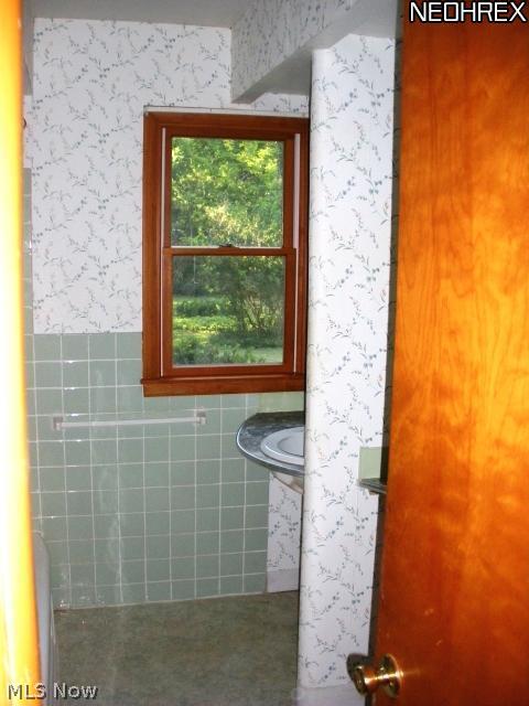 5963 Woodside Road Cleveland, OH 44143 - Photo 9 of 12