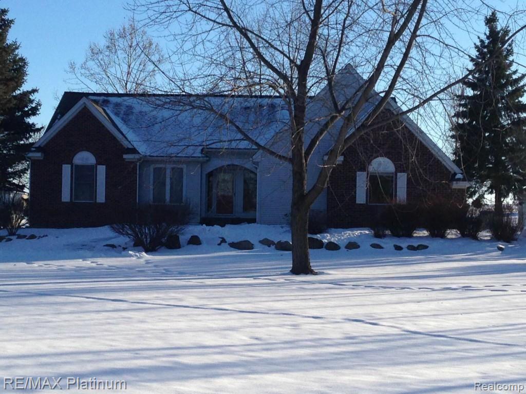 12870 Holtforth Road Fenton, MI 48430 - Photo 1 of 44 IMG_3157.jpg