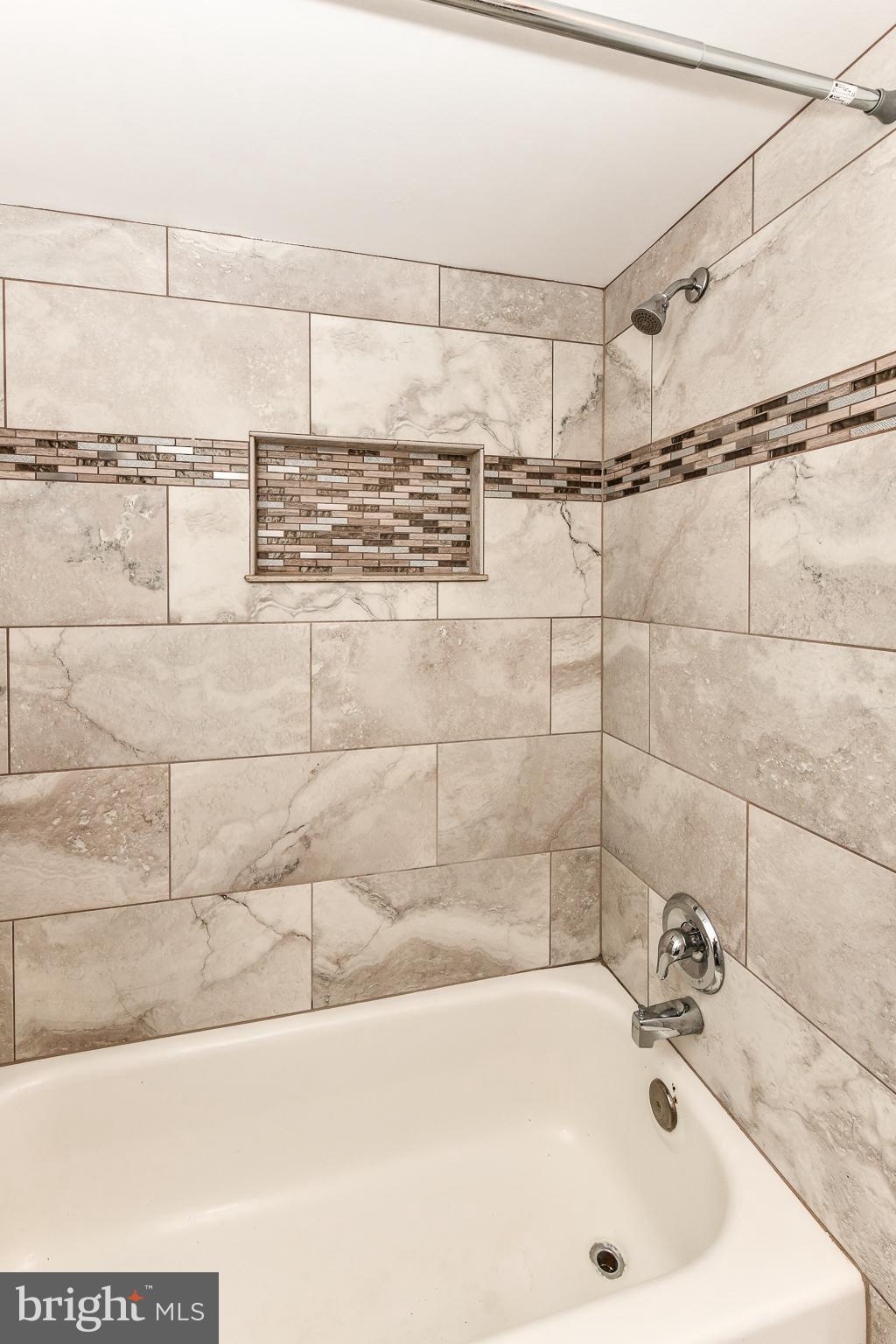 2245 Castle Rock Square, Unit 21C Reston, VA 20191 - Photo 19 of 26 Beautifully updated tile in 2nd shower!