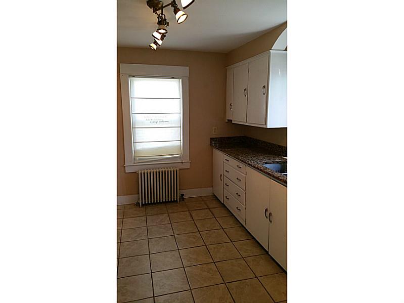 100 Woodhaven Road Pawtucket, RI 02861 - Photo 7 of 20 Kitchen.