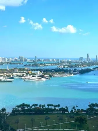 $8,800 | 1040 Biscayne Boulevard, Unit 3003, Miami, FL 33132