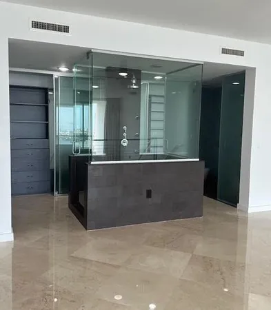 $8,800 | 1040 Biscayne Boulevard, Unit 3003, Miami, FL 33132
