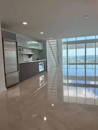 $8,800 | 1040 Biscayne Boulevard, Unit 3003, Miami, FL 33132