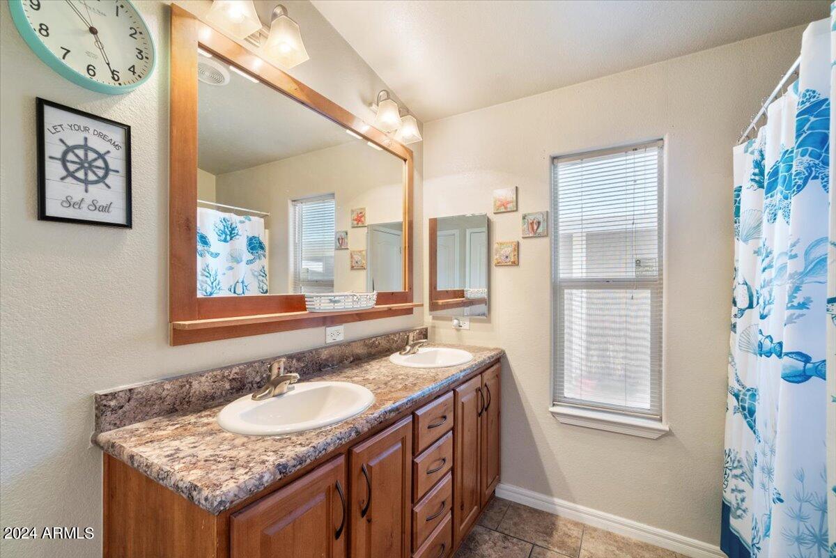 8865 East Baseline Road, Unit 128 Mesa, AZ 85209 - Photo 14 of 30 Primary Bathroom