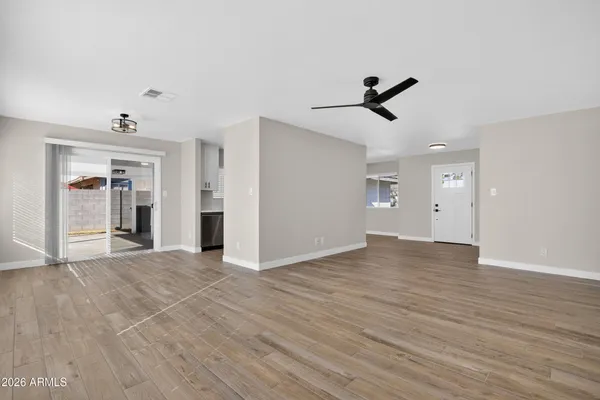 $2,195 | 2355 West Waltann Lane, Phoenix, AZ 85023