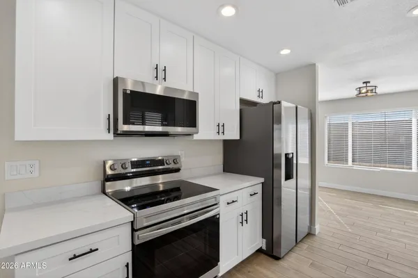 $2,195 | 2355 West Waltann Lane, Phoenix, AZ 85023