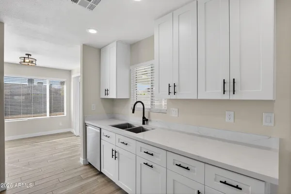 $2,195 | 2355 West Waltann Lane, Phoenix, AZ 85023