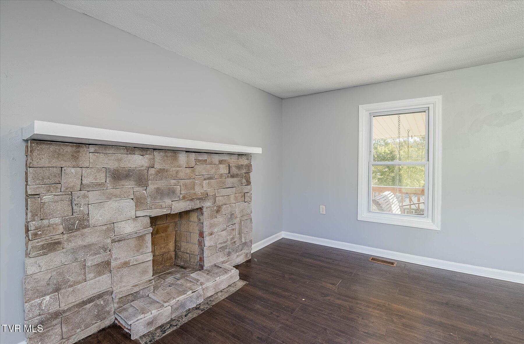 245 Pactolus Road Kingsport, TN 37663 - Photo 9 of 27 09-Pactolus-9