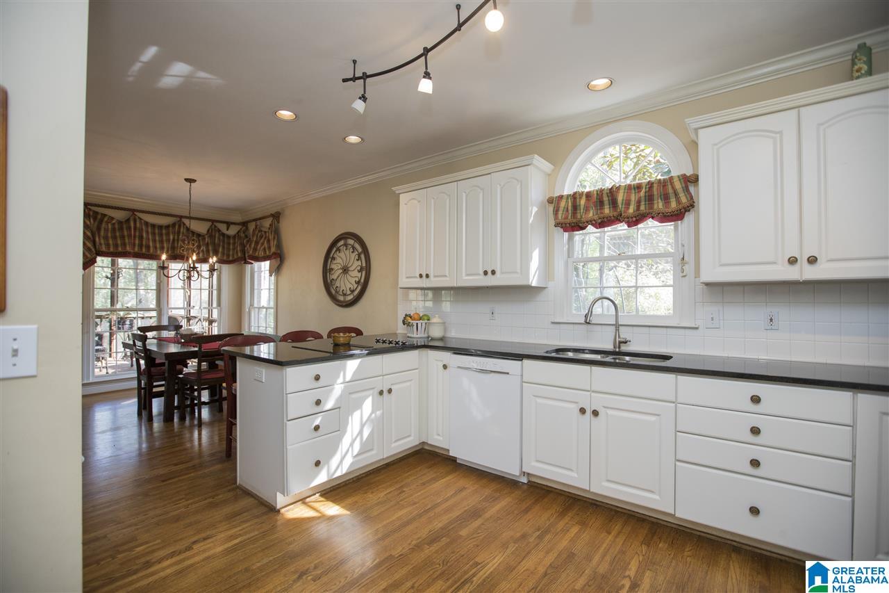 1009 Oak Tree Road Birmingham, AL 35244 - Photo 11 of 50