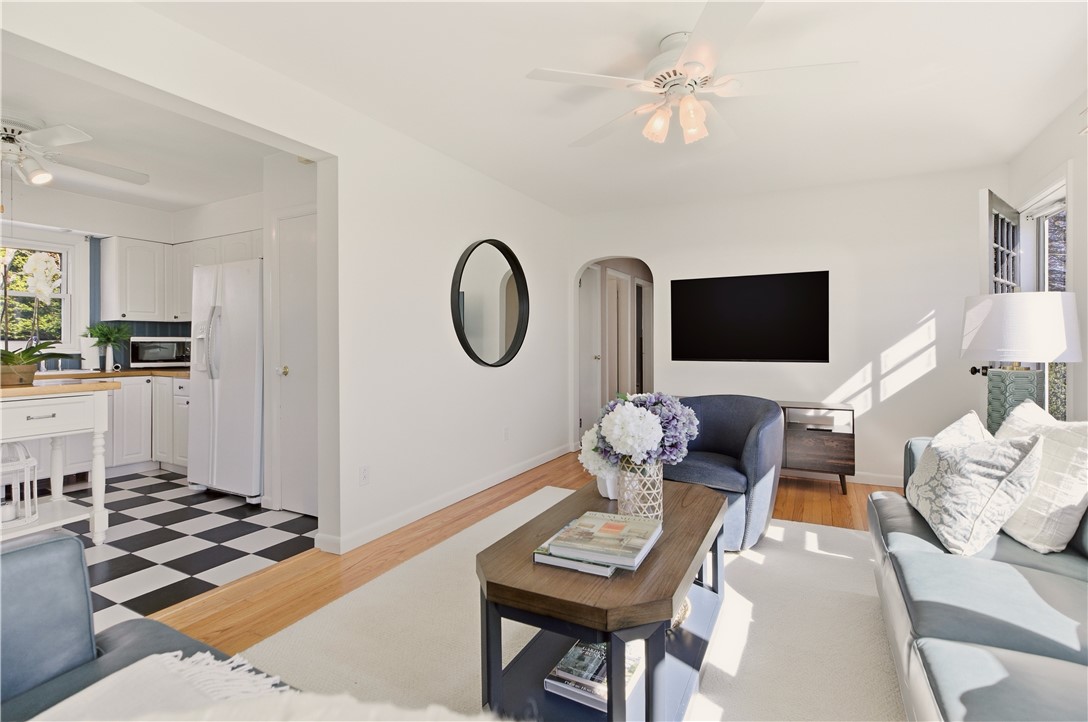 415 Wapping Road Portsmouth, RI 02871 - Photo 6 of 43