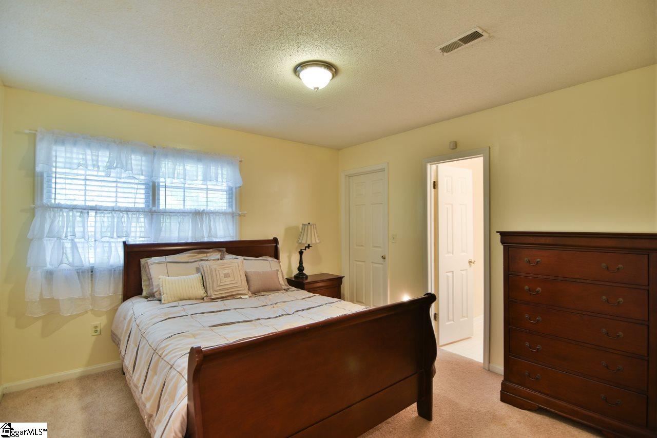 203 Sims Alley Mauldin, SC 29662 - Photo 6 of 27 Gallery Image 6