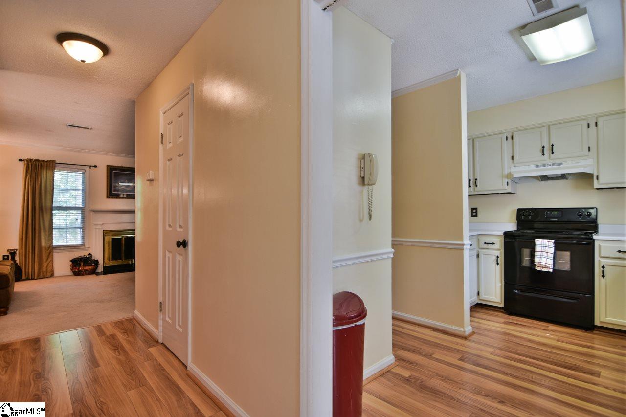 203 Sims Alley Mauldin, SC 29662 - Photo 8 of 27 Gallery Image 8