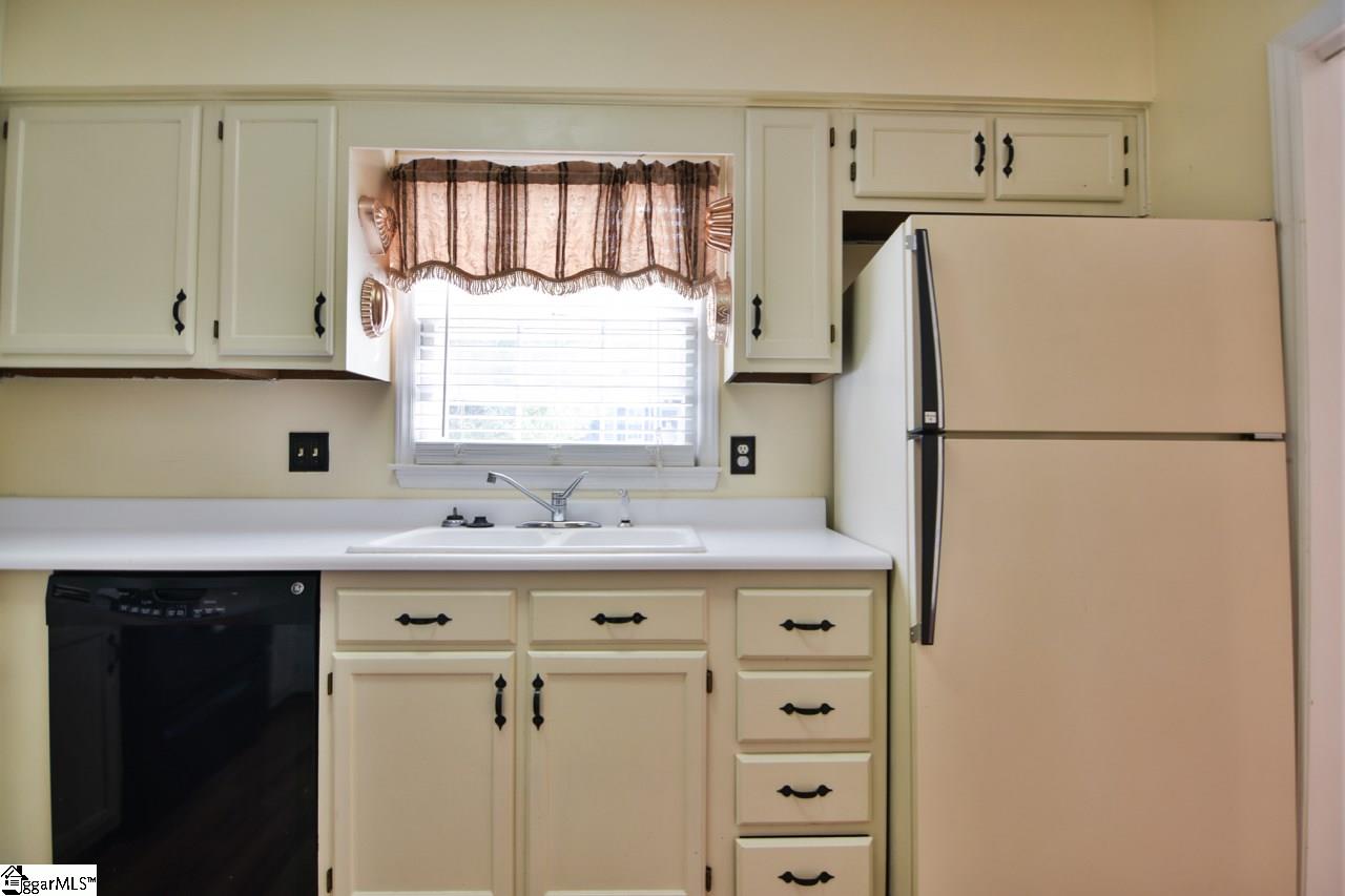 203 Sims Alley Mauldin, SC 29662 - Photo 10 of 27 Gallery Image 10