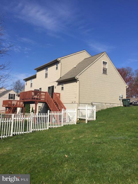 2304 Daisy Road York, PA 17402 - Photo 2 of 16