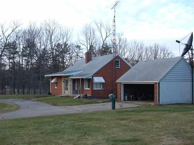 438 West Henderson Road Owosso, MI 48867 - Photo 22 of 23 31132381-21.JPG
