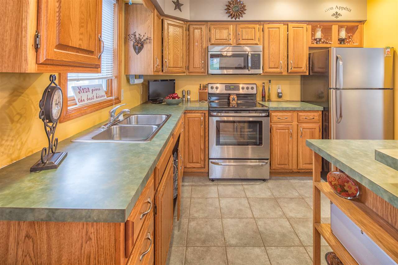 8 Maplewood Avenue Rochester, NH 03867 - Photo 4 of 22