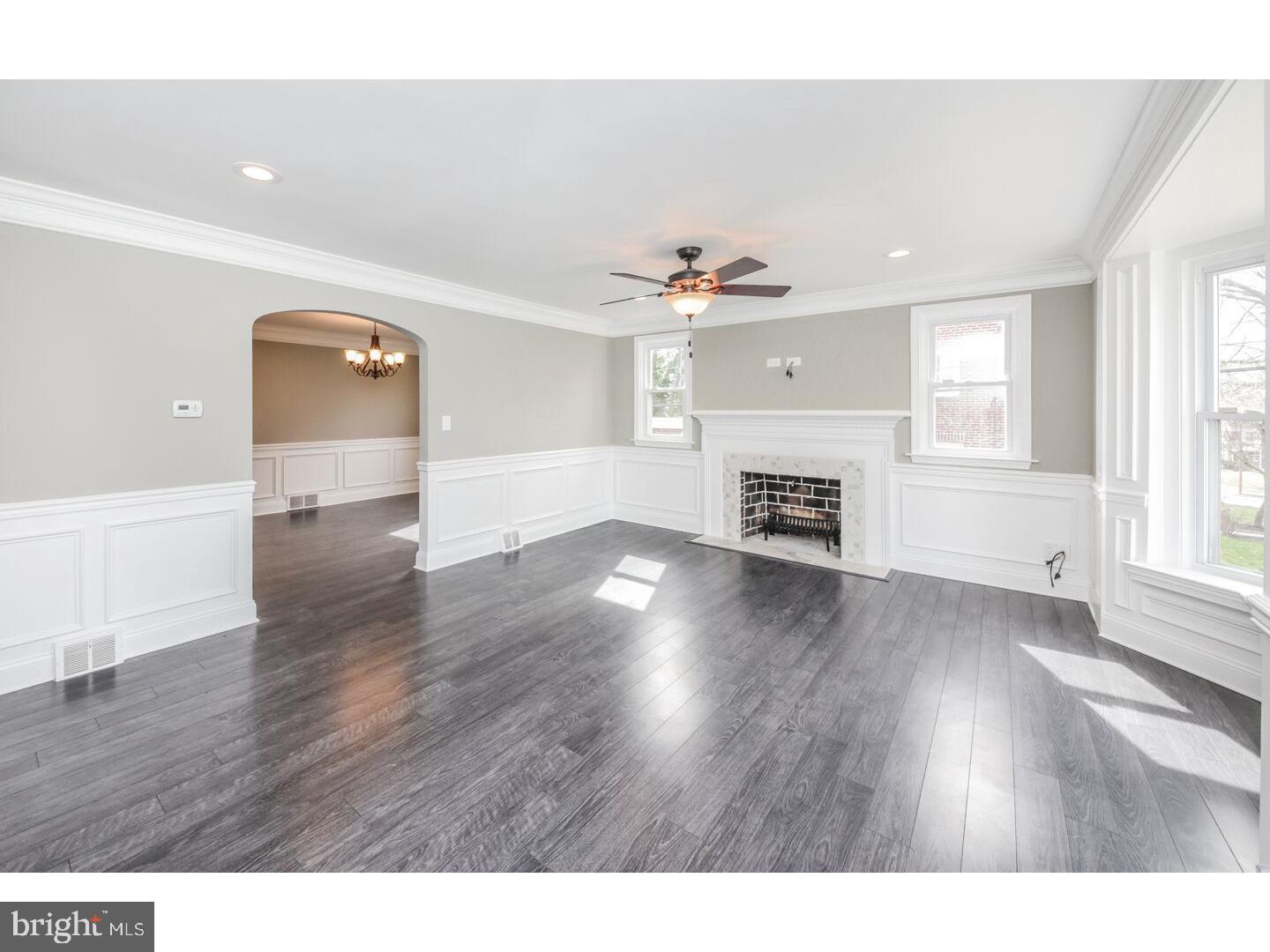 39 Dewey Road Cheltenham, PA 19012 - Photo 2 of 24 Living Room