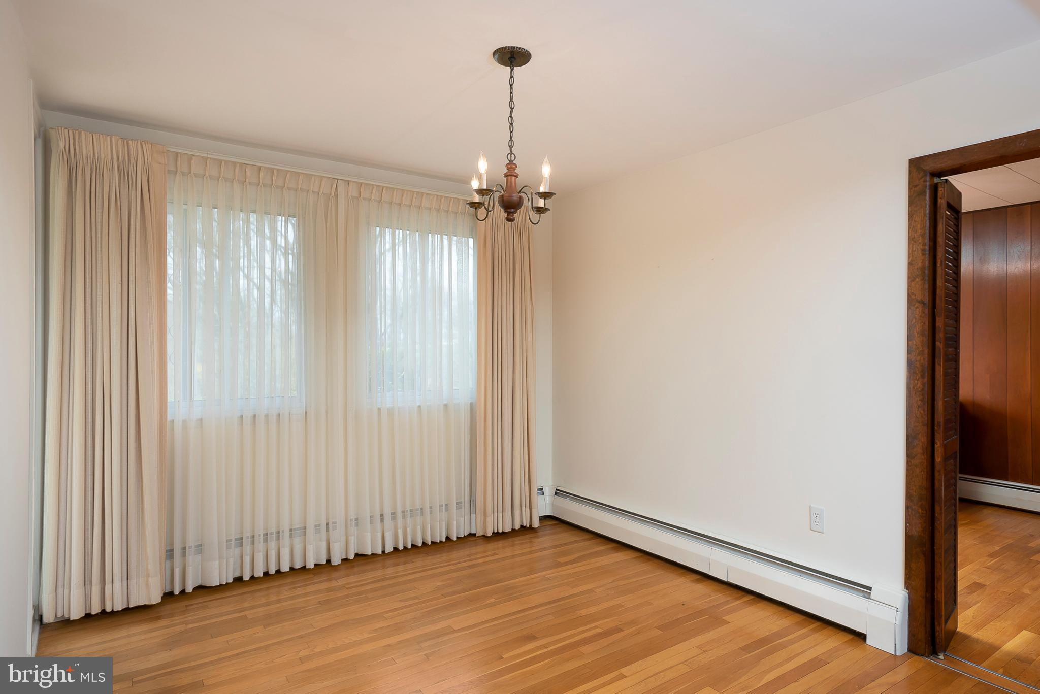 3949 Linthicum Road Dayton, MD 21036 - Photo 8 of 26 Dining Area