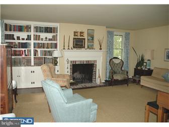 133 Wedgewood Road Newark, DE 19711 - Photo 5 of 12 Living Room