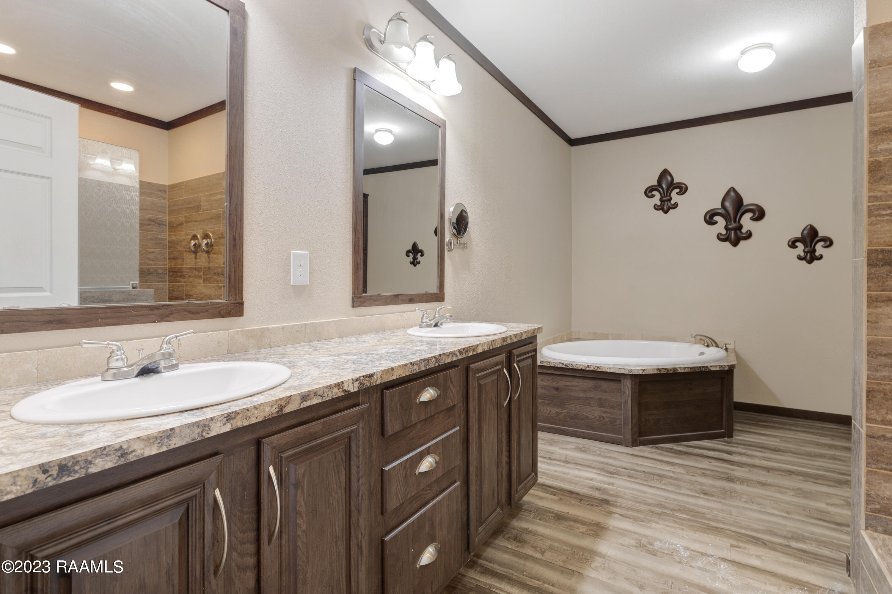 5606 Claude Viator Road New Iberia, LA 70560 - Photo 2 of 11 5606 Claude Viator Rd-12