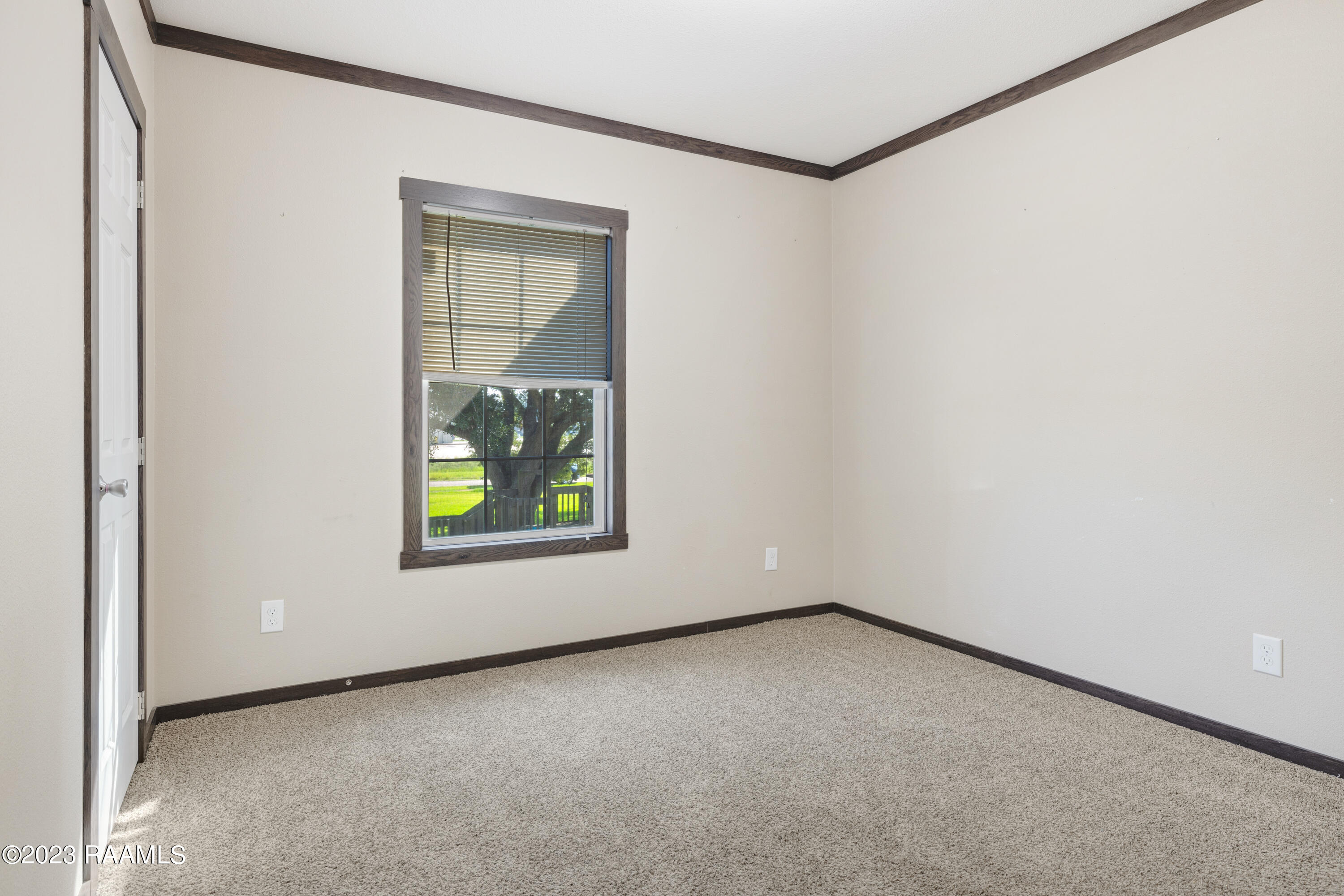 5606 Claude Viator Road New Iberia, LA 70560 - Photo 5 of 11 5606 Claude Viator Rd-16