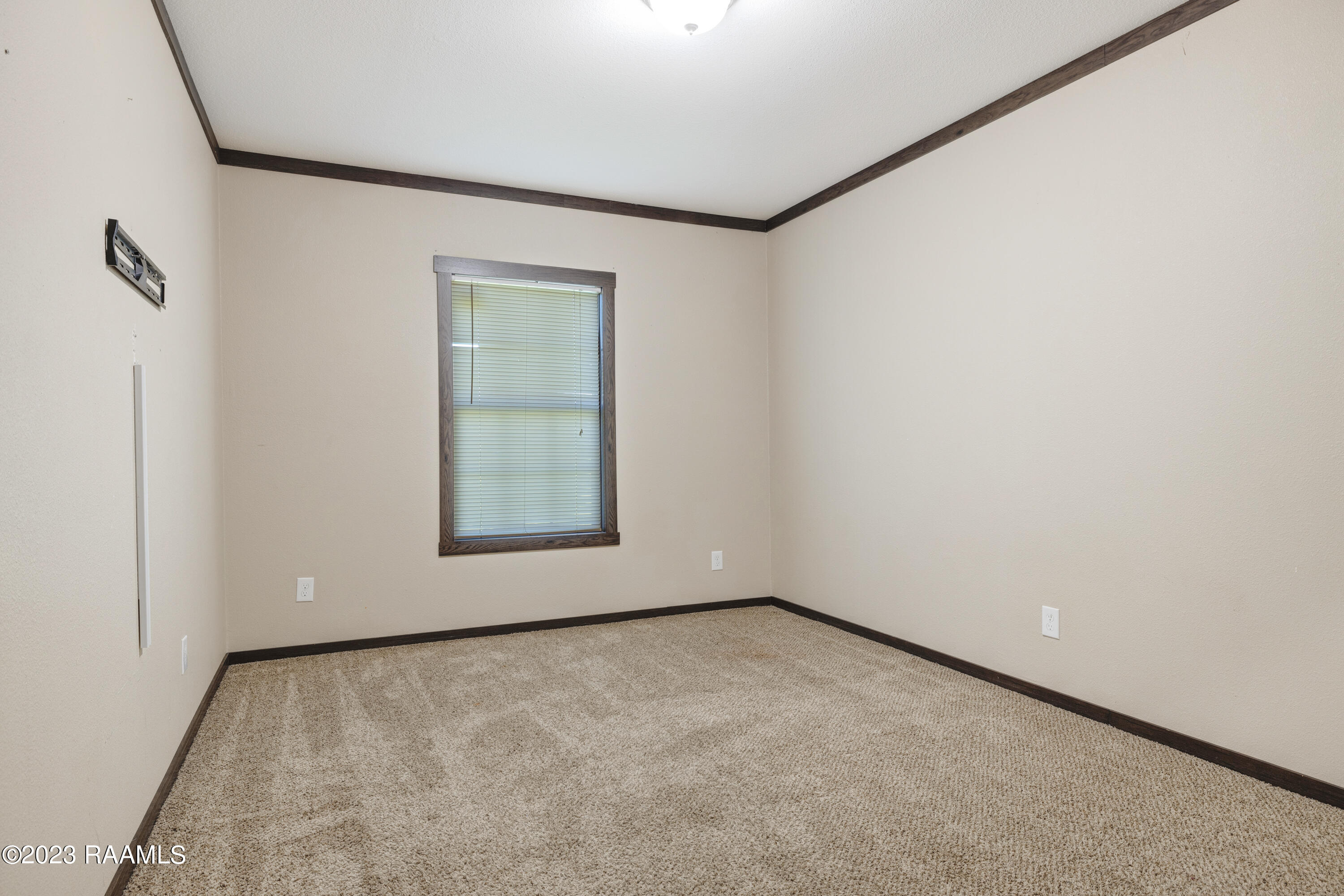 5606 Claude Viator Road New Iberia, LA 70560 - Photo 8 of 11 5606 Claude Viator Rd-19