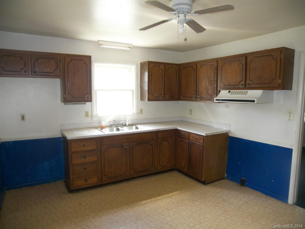 4918 Springview Road Charlotte, NC 28213 - Photo 3 of 12 Gallery Image 3