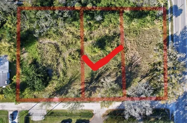 an aerial view of a yard