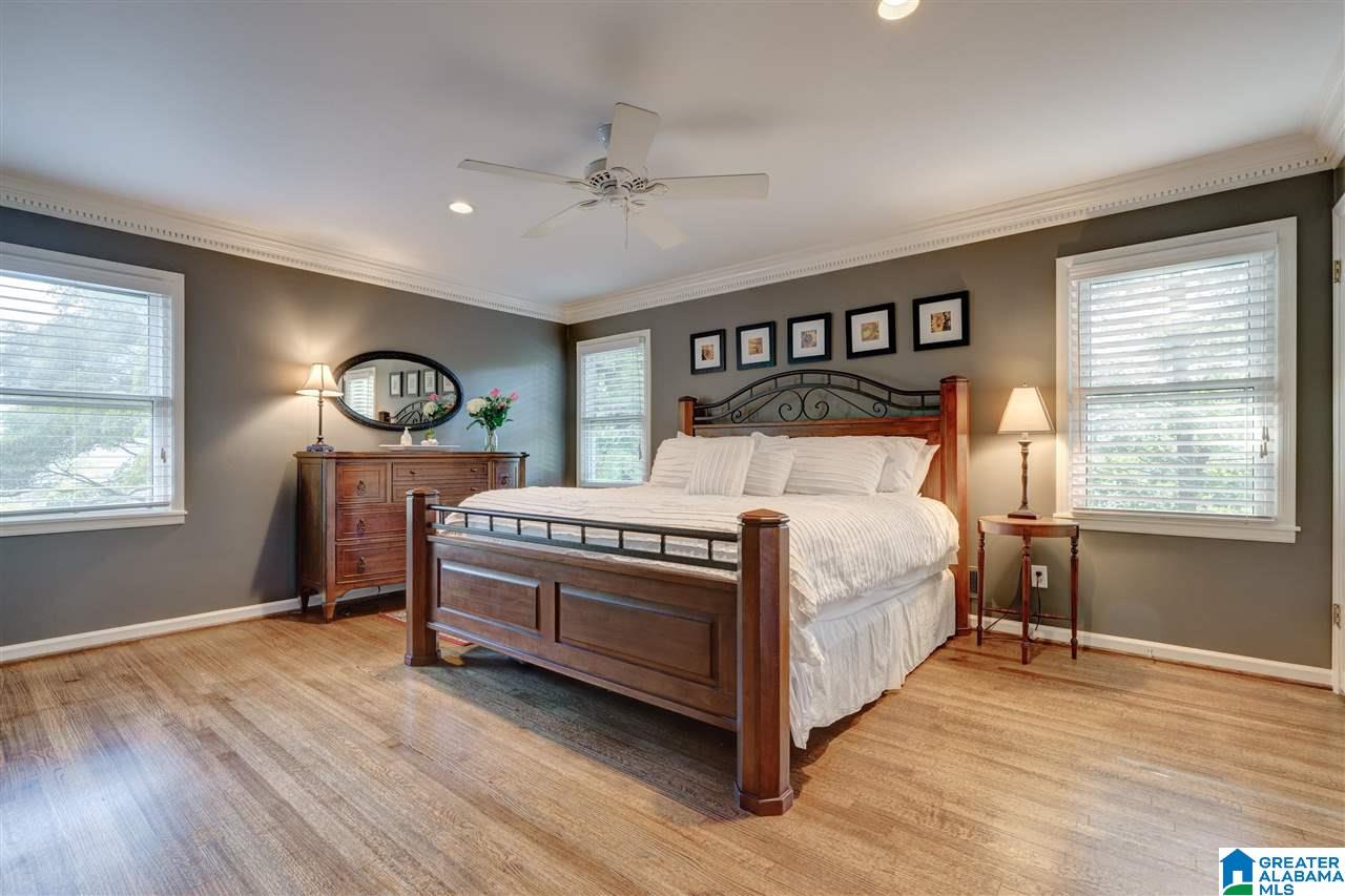 2901 Warrington Road Mountain Brook, AL 35223 - Photo 23 of 48