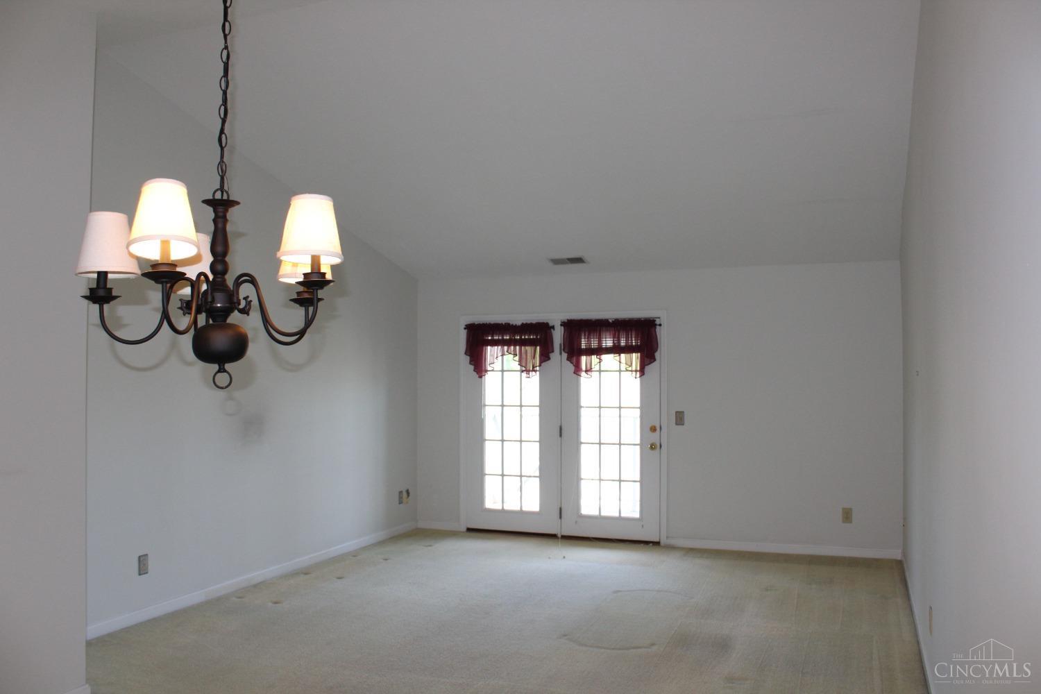 815 Neeb Road, Unit 4 Cincinnati, OH 45233 - Photo 10 of 28 Gallery Image 10
