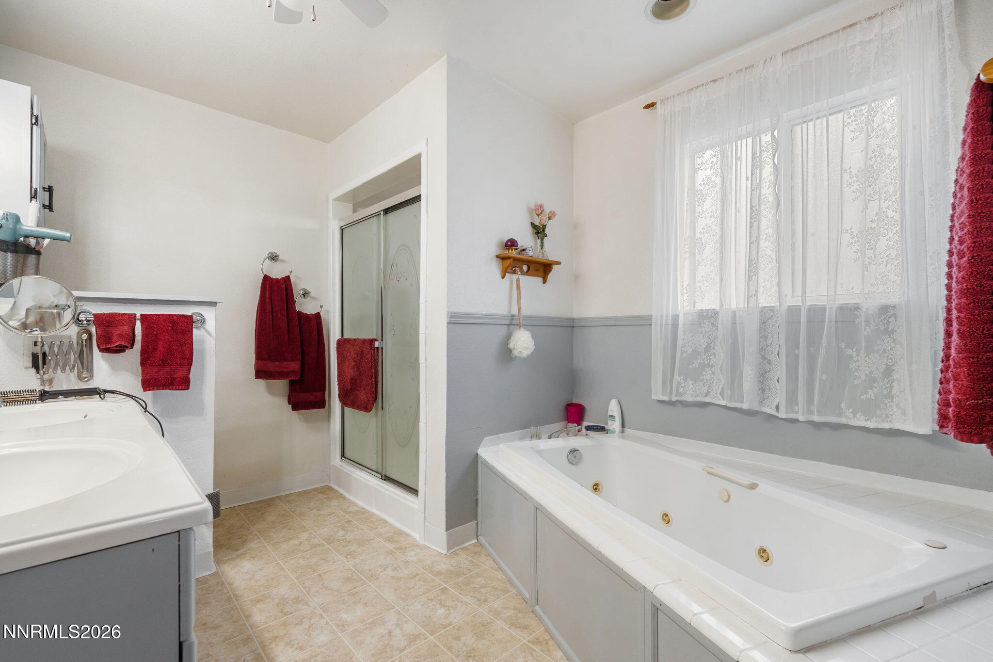 3545 Buckhorn Way Reno, NV 89503 - Photo 19 of 35 Primary Bathroom