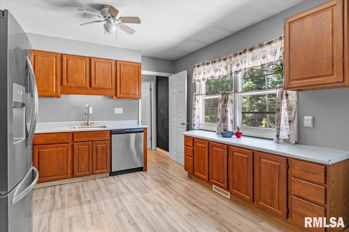 118 Dawn Drive Springfield, IL 62702 - Photo 13 of 44 Gallery Image 13