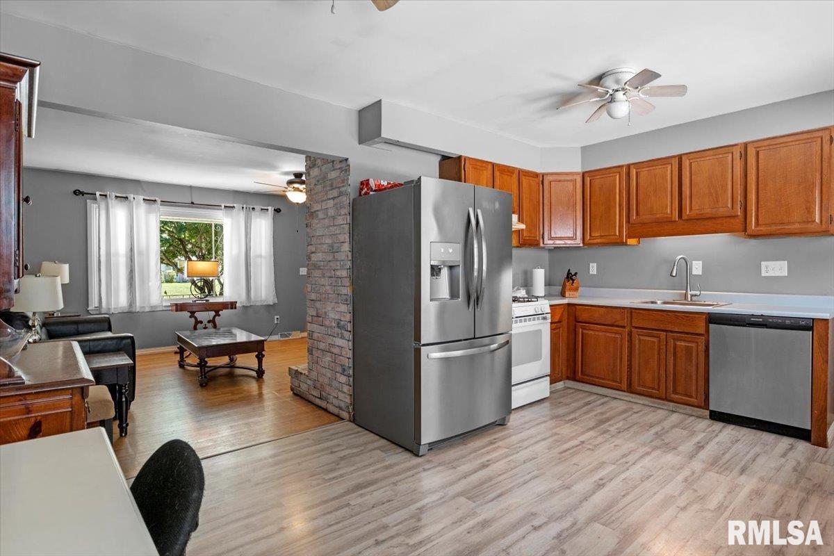 118 Dawn Drive Springfield, IL 62702 - Photo 14 of 44 Gallery Image 14