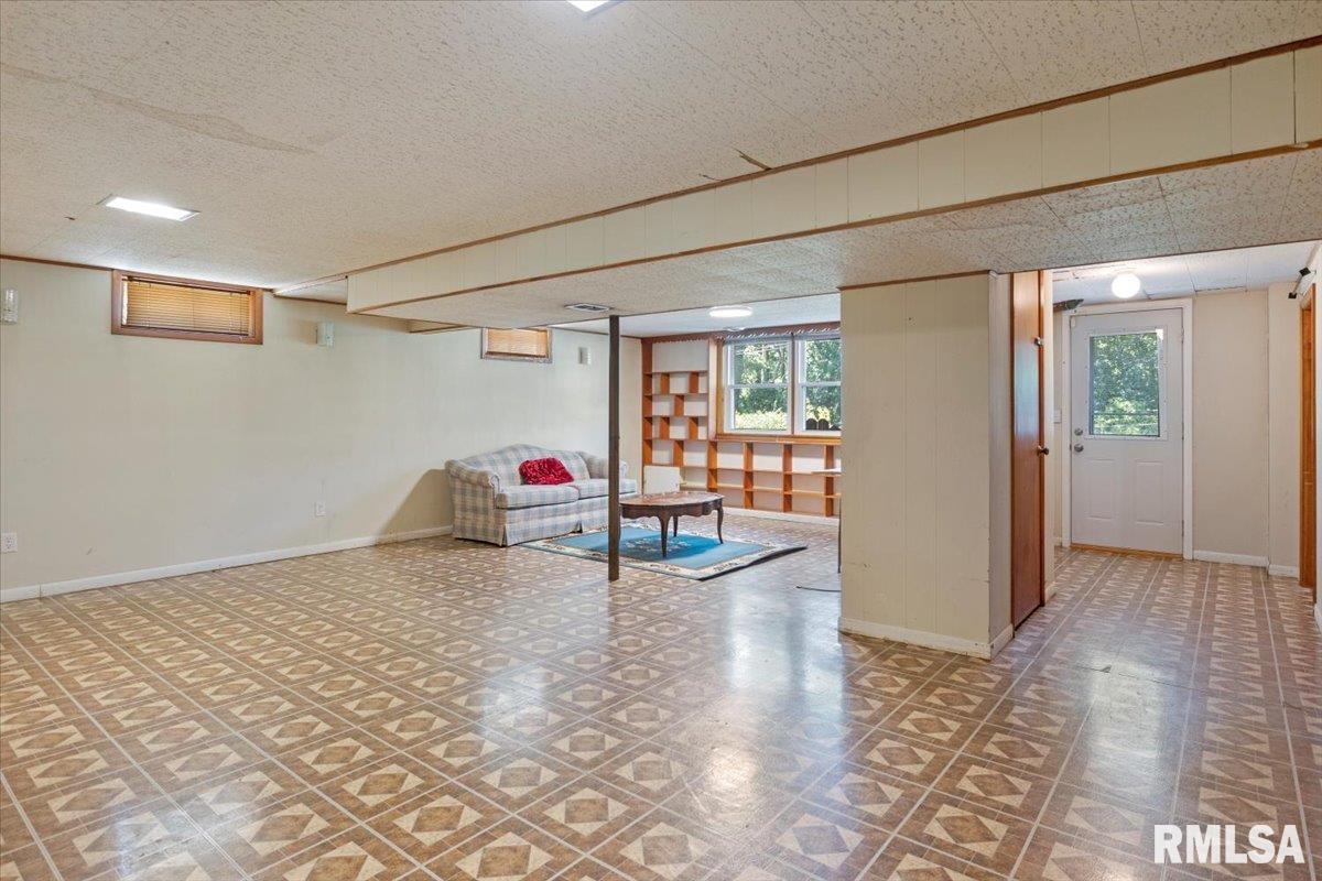118 Dawn Drive Springfield, IL 62702 - Photo 29 of 44 Gallery Image 29