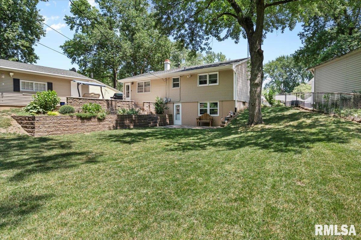 118 Dawn Drive Springfield, IL 62702 - Photo 3 of 44 Gallery Image 3