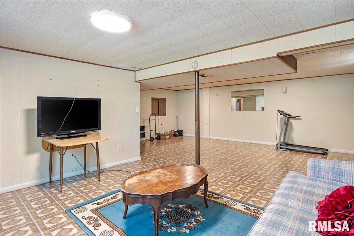 118 Dawn Drive Springfield, IL 62702 - Photo 31 of 44 Gallery Image 31