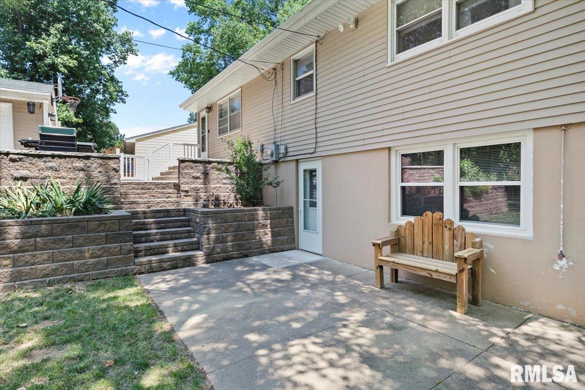 118 Dawn Drive Springfield, IL 62702 - Photo 6 of 44 Gallery Image 6